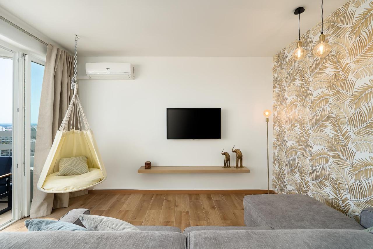 Charming Apartment W/ Pool & Balcony In Portimao By Lovelystay Экстерьер фото